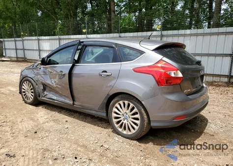 2012 Ford Focus Titanium из США, поврежденный, VIN 1FAHP3N28CL366162